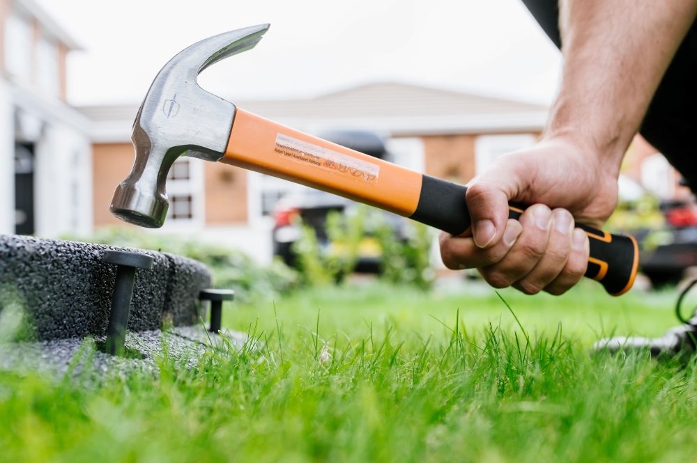 Installing lawn edging